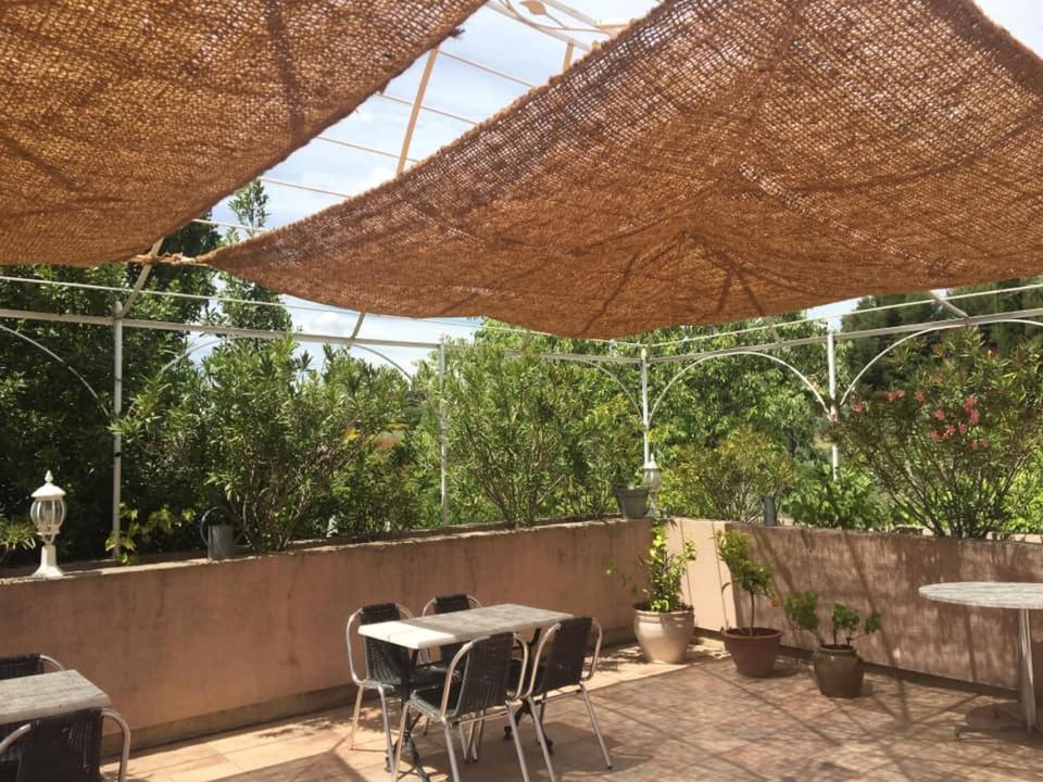 Logis Hotel La Bastide Des Monges Nyons Exterior foto