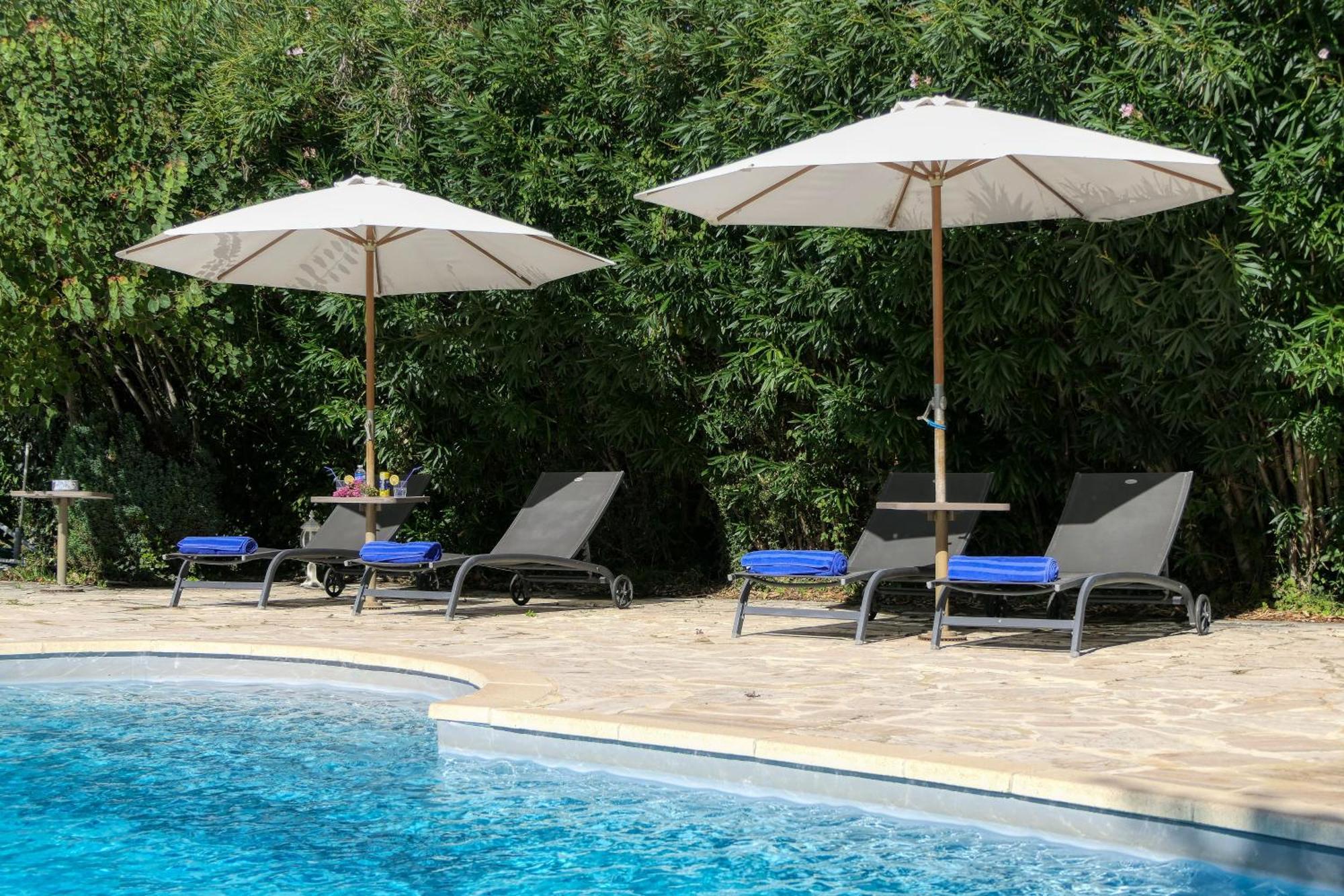 Logis Hotel La Bastide Des Monges Nyons Exterior foto