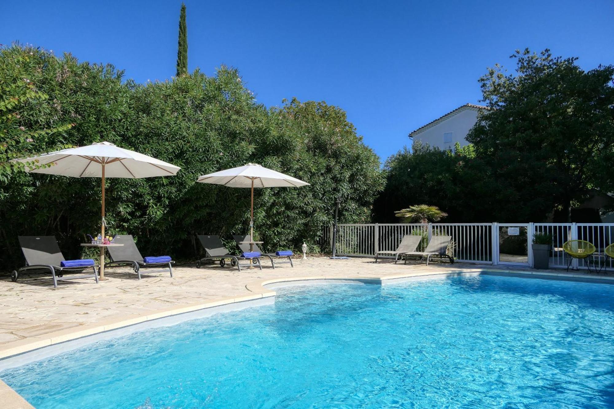 Logis Hotel La Bastide Des Monges Nyons Exterior foto