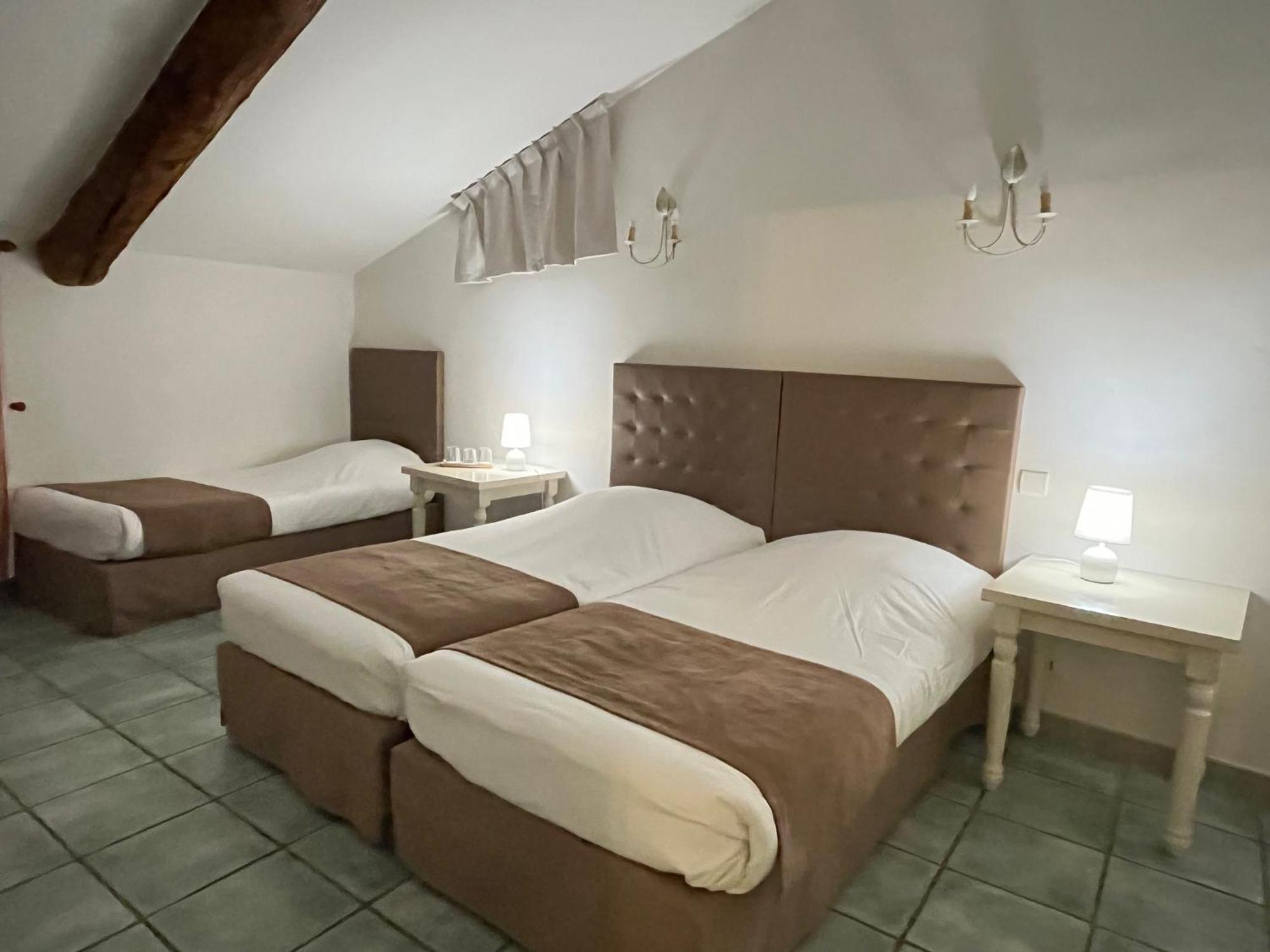 Logis Hotel La Bastide Des Monges Nyons Exterior foto