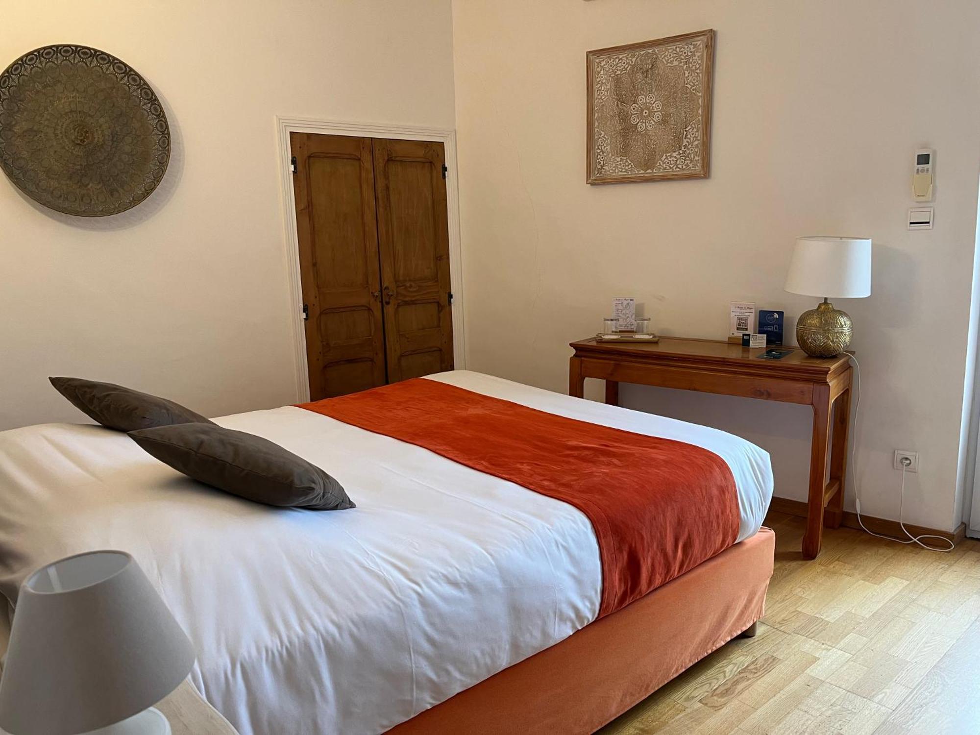 Logis Hotel La Bastide Des Monges Nyons Exterior foto
