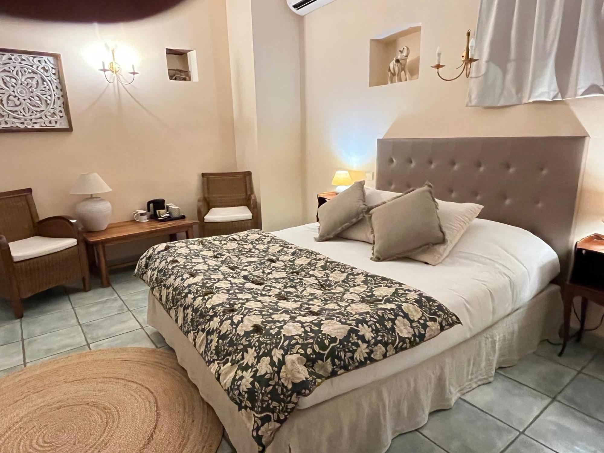 Logis Hotel La Bastide Des Monges Nyons Exterior foto